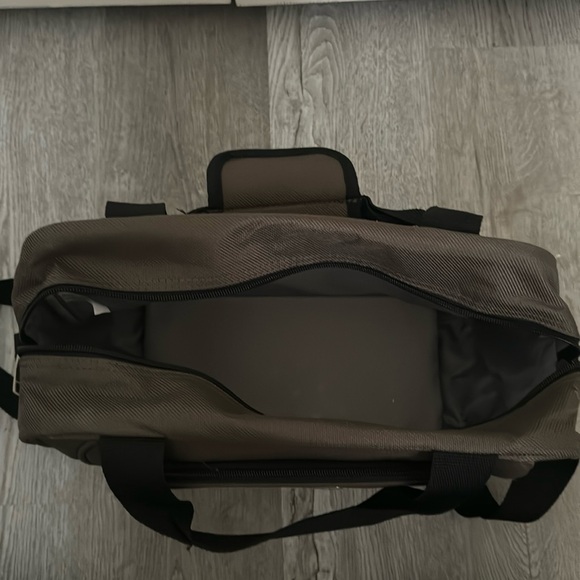 Sturdy travel bag - Picture 3 of 5